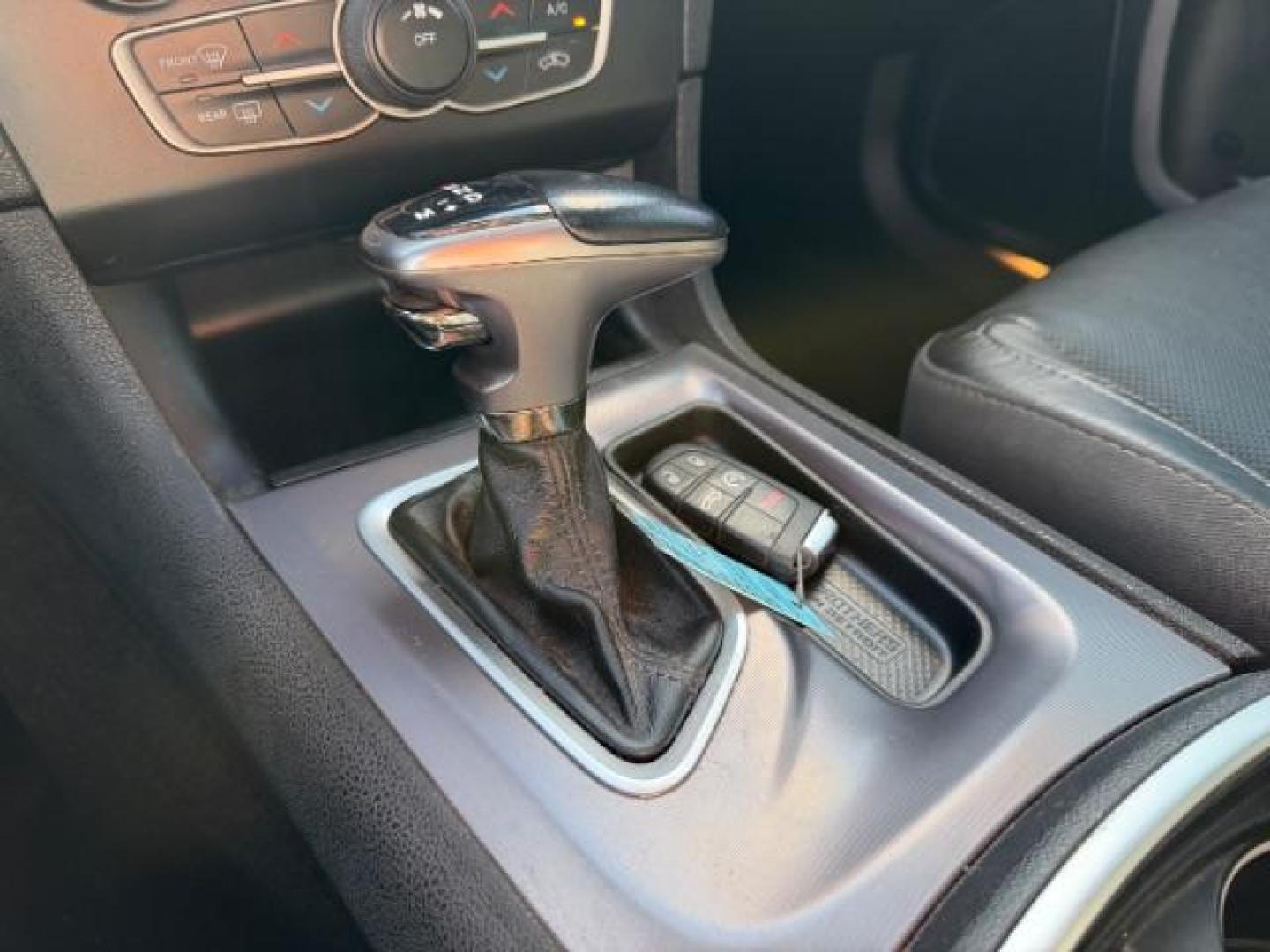 2021 WHITE Dodge Charger SXT (2C3CDXBG0MH) with an 3.6L V6 DOHC 24V engine, 8-Speed Automatic transmission, located at 2715 W Pioneer Pkwy, Arlington, TX, 76013, (817) 265-9009, 32.710262, -97.153236 - Photo#13
