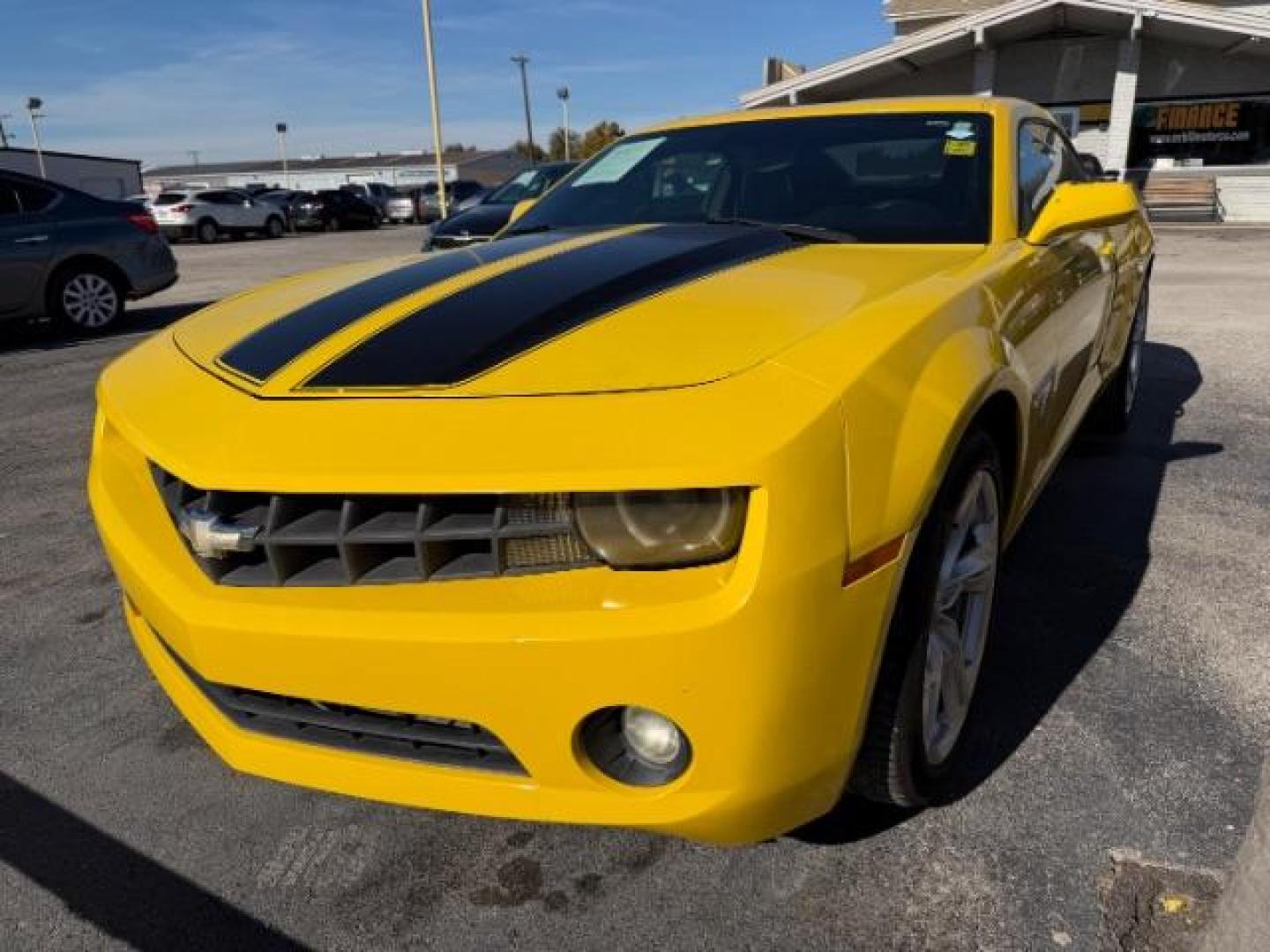 2010 YELLOW Chevrolet Camaro 2LT (2G1FC1EV5A9) with an 3.6L V-6 gasoline direct injection engine, located at 2715 W Pioneer Pkwy, Arlington, TX, 76013, (817) 265-9009, 32.710262, -97.153236 - Photo#2