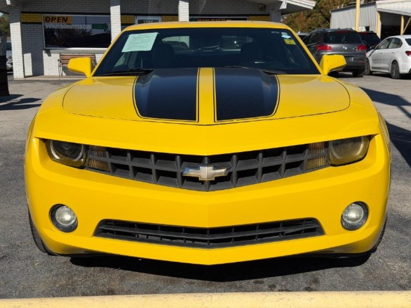 2010 YELLOW Chevrolet Camaro 2LT (2G1FC1EV5A9) with an 3.6L V-6 gasoline di engine, located at 2715 W Pioneer Pkwy, Arlington, TX, 76013, (817) 265-9009, 32.710262, -97.153236- Photo#3