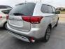 2020 SILVER Mitsubishi Outlander ES 2.4 (JA4AD2A38LZ) with an 2.4L I-4 MIVEC variable valve control engine, located at 2715 W Pioneer Pkwy, Arlington, TX, 76013, (817) 265-9009, 32.710262, -97.153236 - Photo#7
