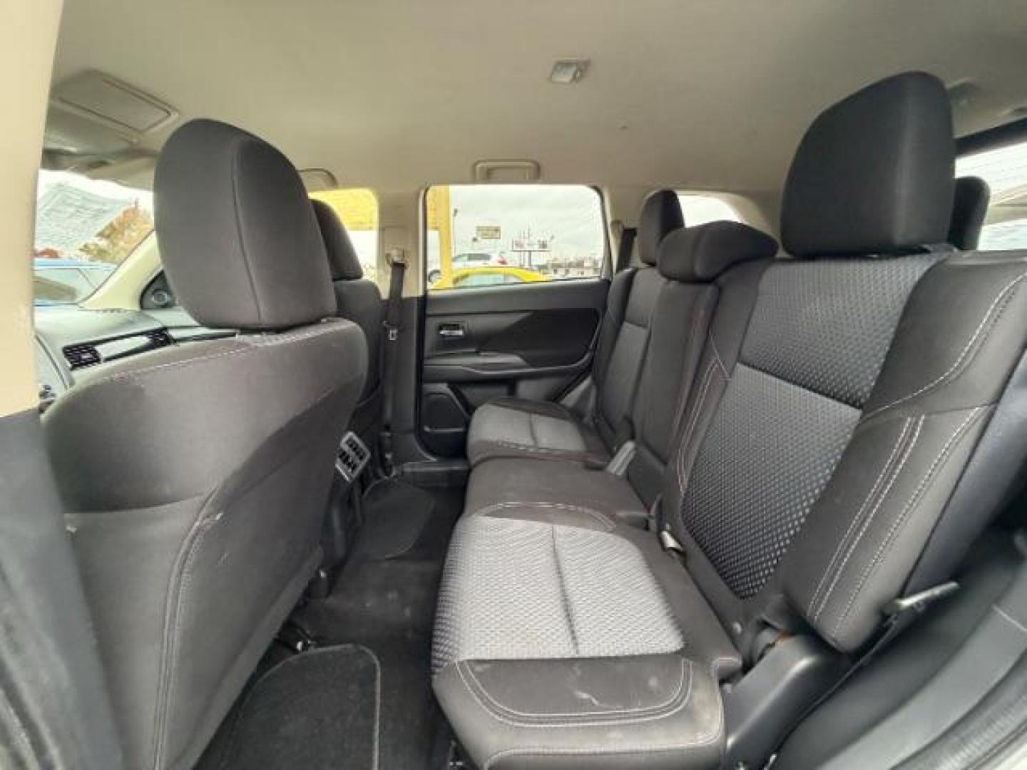 2020 SILVER Mitsubishi Outlander ES 2.4 (JA4AD2A38LZ) with an 2.4L I-4 MIVEC variable valve control engine, located at 2715 W Pioneer Pkwy, Arlington, TX, 76013, (817) 265-9009, 32.710262, -97.153236 - Photo#10