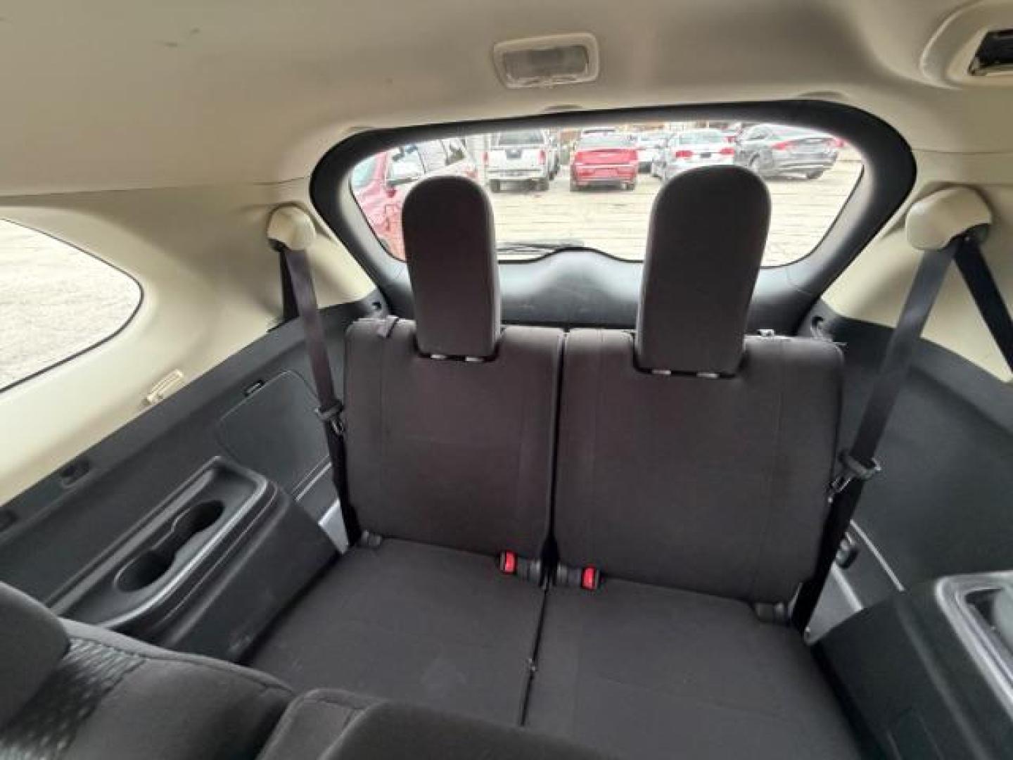 2020 SILVER Mitsubishi Outlander ES 2.4 (JA4AD2A38LZ) with an 2.4L I-4 MIVEC variable valve control engine, located at 2715 W Pioneer Pkwy, Arlington, TX, 76013, (817) 265-9009, 32.710262, -97.153236 - Photo#11