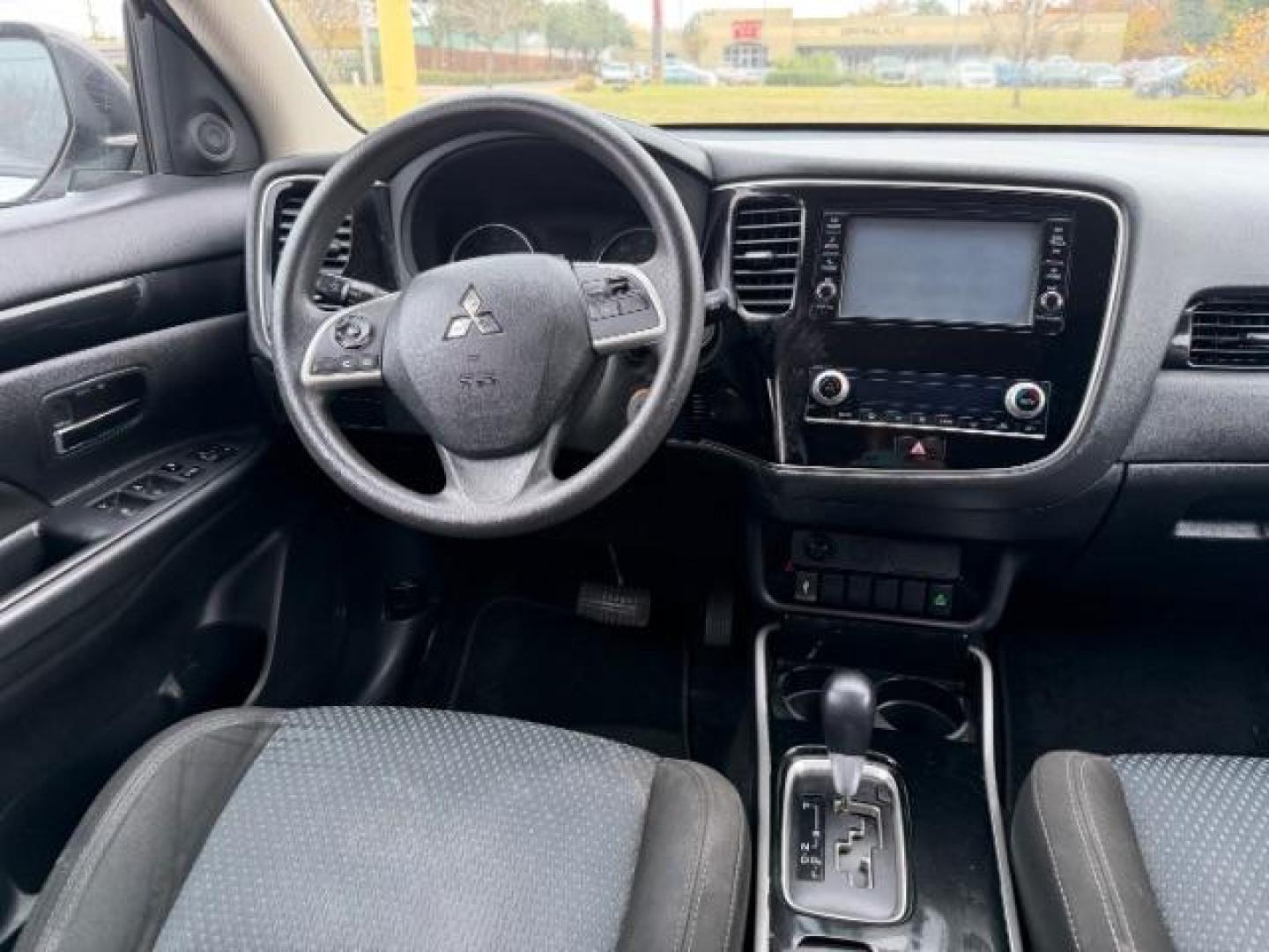 2020 SILVER Mitsubishi Outlander ES 2.4 (JA4AD2A38LZ) with an 2.4L I-4 MIVEC variable valve control engine, located at 2715 W Pioneer Pkwy, Arlington, TX, 76013, (817) 265-9009, 32.710262, -97.153236 - Photo#13
