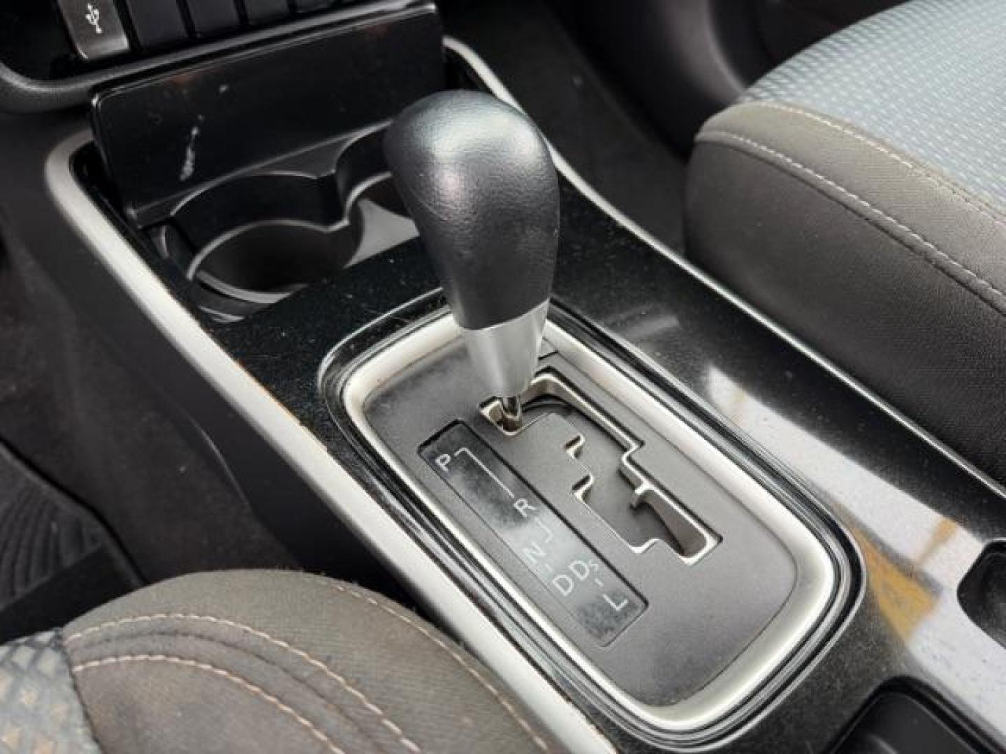 2020 SILVER Mitsubishi Outlander ES 2.4 (JA4AD2A38LZ) with an 2.4L I-4 MIVEC variable valve control engine, located at 2715 W Pioneer Pkwy, Arlington, TX, 76013, (817) 265-9009, 32.710262, -97.153236 - Photo#16