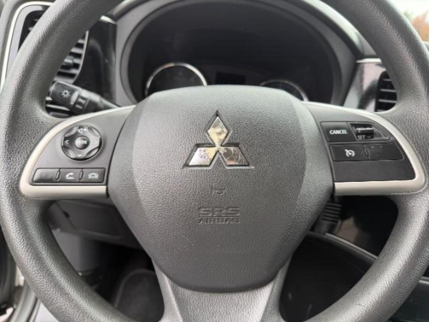 2020 SILVER Mitsubishi Outlander ES 2.4 (JA4AD2A38LZ) with an 2.4L I-4 MIVEC variable valve control engine, located at 2715 W Pioneer Pkwy, Arlington, TX, 76013, (817) 265-9009, 32.710262, -97.153236 - Photo#18