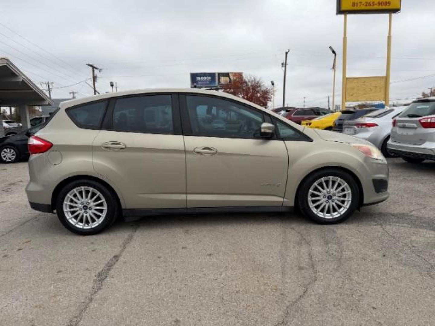2016 TAN Ford C-Max Hybrid SE (1FADP5AU5GL) with an 2L I-4 DOHC engine, located at 2715 W Pioneer Pkwy, Arlington, TX, 76013, (817) 265-9009, 32.710262, -97.153236 - Photo#6