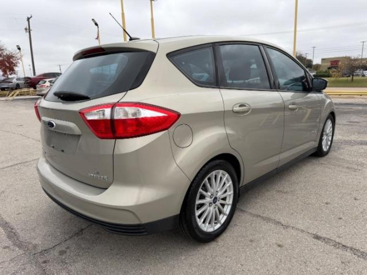 2016 TAN Ford C-Max Hybrid SE (1FADP5AU5GL) with an 2L I-4 DOHC engine, located at 2715 W Pioneer Pkwy, Arlington, TX, 76013, (817) 265-9009, 32.710262, -97.153236 - Photo#7