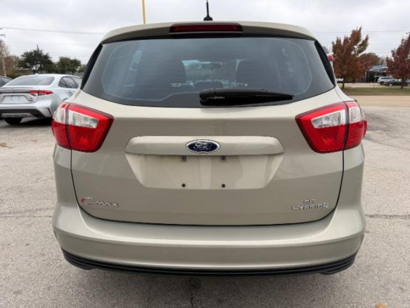 2016 TAN Ford C-Max Hybrid SE (1FADP5AU5GL) with an 2L I-4 DOHC engine, located at 2715 W Pioneer Pkwy, Arlington, TX, 76013, (817) 265-9009, 32.710262, -97.153236 - Photo#8