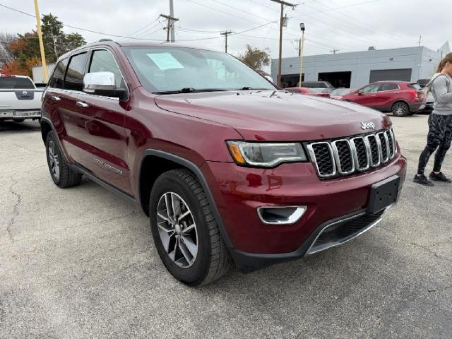 2017 RED Jeep Grand Cherokee Limited 4x2 (1C4RJEBG8HC) , located at 2715 W Pioneer Pkwy, Arlington, TX, 76013, (817) 265-9009, 32.710262, -97.153236 - Photo#5