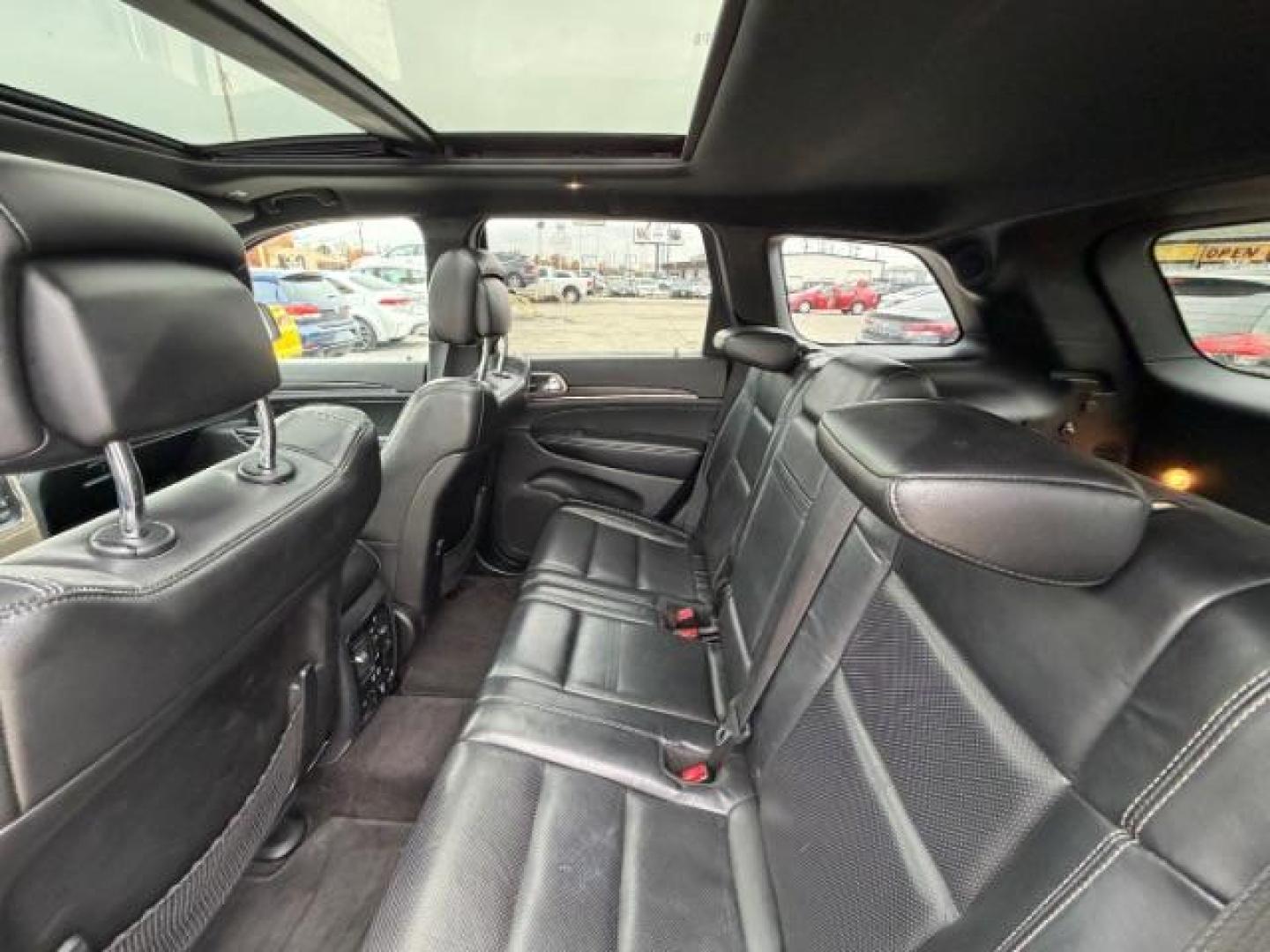 2017 RED Jeep Grand Cherokee Limited 4x2 (1C4RJEBG8HC) , located at 2715 W Pioneer Pkwy, Arlington, TX, 76013, (817) 265-9009, 32.710262, -97.153236 - Photo#10