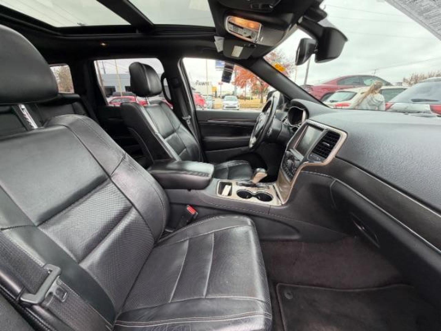 2017 RED Jeep Grand Cherokee Limited 4x2 (1C4RJEBG8HC) , located at 2715 W Pioneer Pkwy, Arlington, TX, 76013, (817) 265-9009, 32.710262, -97.153236 - Photo#12