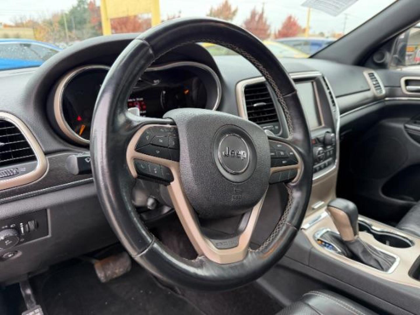 2017 RED Jeep Grand Cherokee Limited 4x2 (1C4RJEBG8HC) , located at 2715 W Pioneer Pkwy, Arlington, TX, 76013, (817) 265-9009, 32.710262, -97.153236 - Photo#15