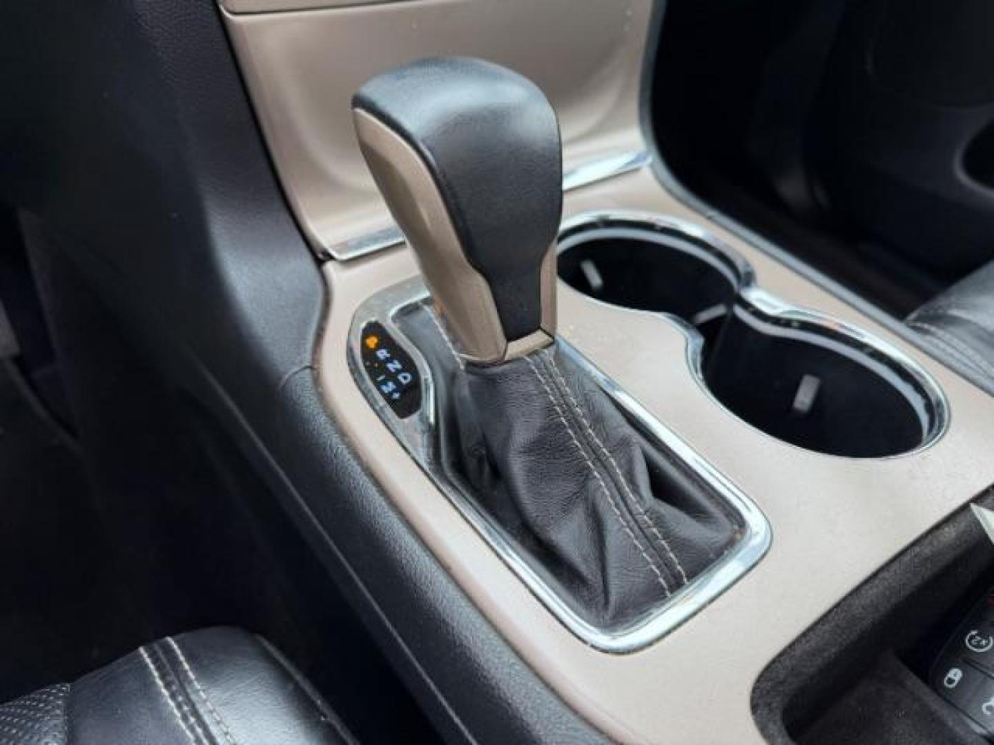 2017 RED Jeep Grand Cherokee Limited 4x2 (1C4RJEBG8HC) , located at 2715 W Pioneer Pkwy, Arlington, TX, 76013, (817) 265-9009, 32.710262, -97.153236 - Photo#16