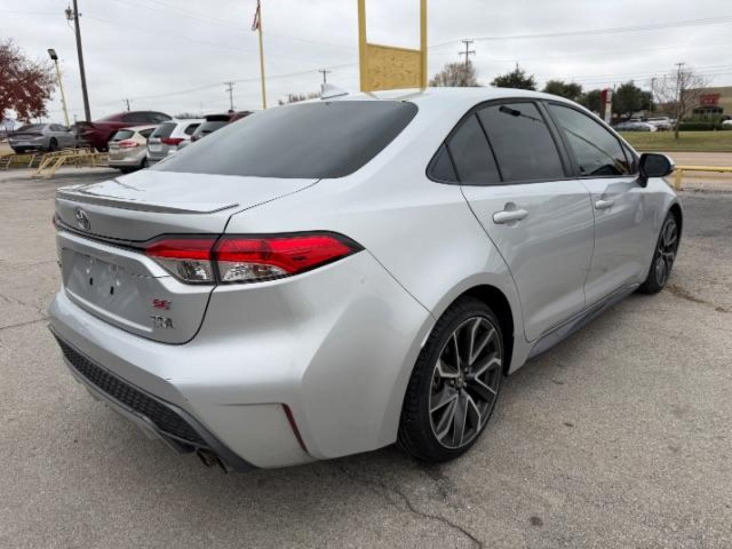 2020 SILVER Toyota Corolla SE | SE Nightshade Edition (5YFS4RCE0LP) with an Dynamic Force 2L I-4 port/direct injection engine, located at 2715 W Pioneer Pkwy, Arlington, TX, 76013, (817) 265-9009, 32.710262, -97.153236 - Photo#7