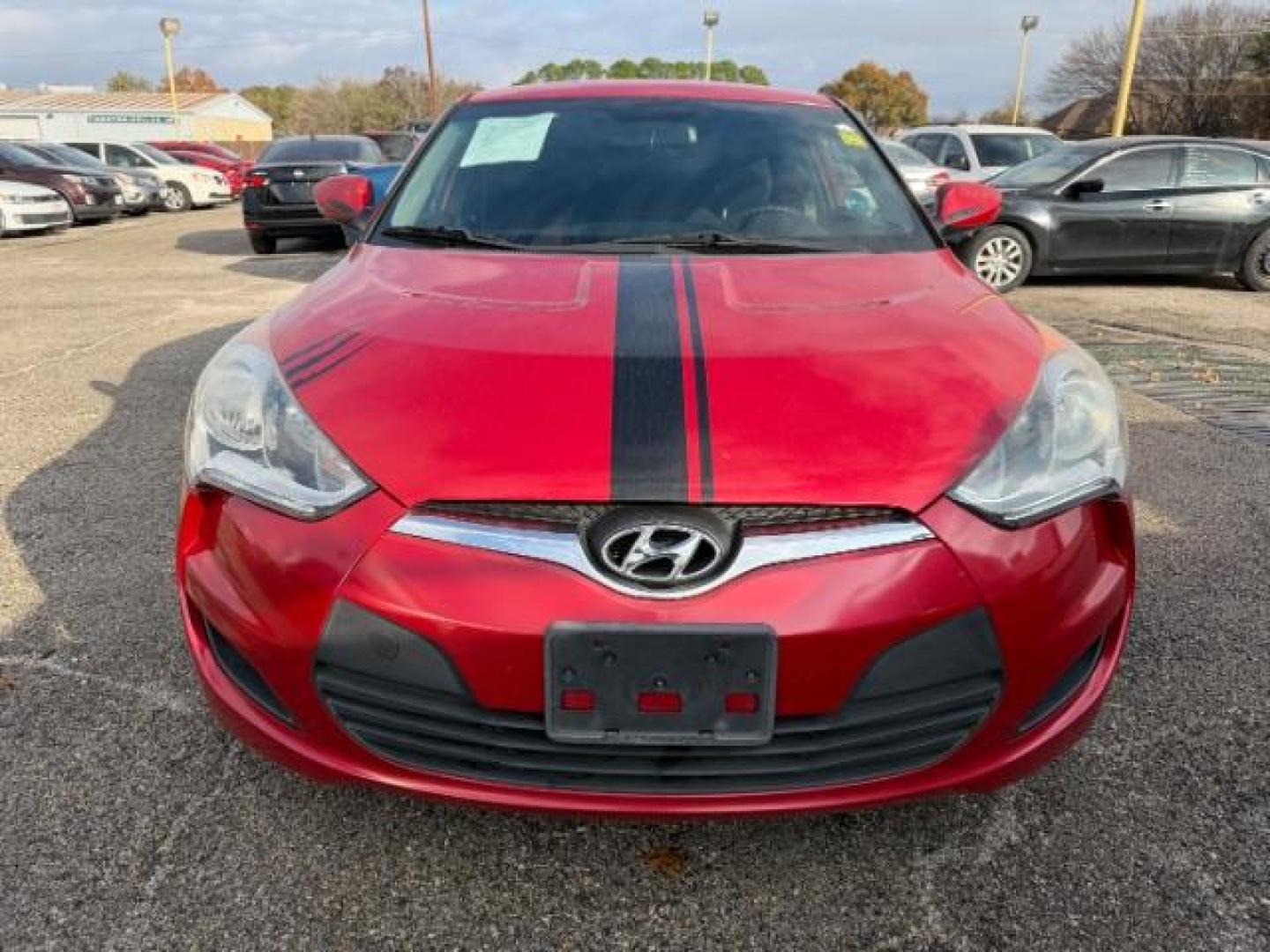 2016 RED Hyundai Veloster . (KMHTC6AD8GU) , located at 2715 W Pioneer Pkwy, Arlington, TX, 76013, (817) 265-9009, 32.710262, -97.153236 - Photo#4