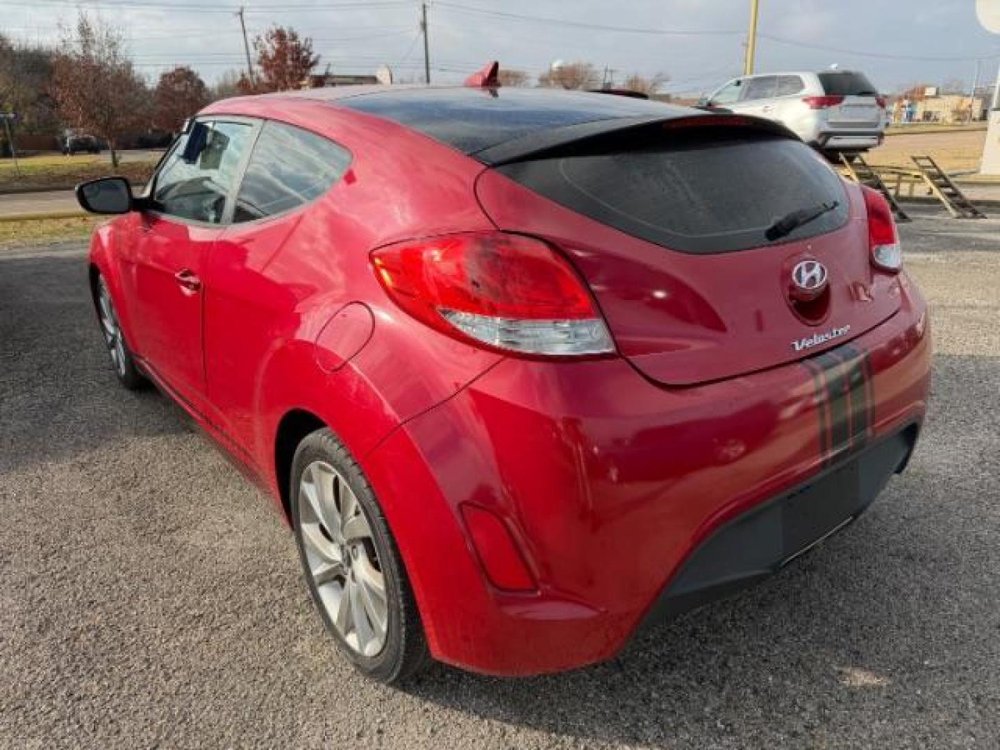 2016 RED Hyundai Veloster . (KMHTC6AD8GU) , located at 2715 W Pioneer Pkwy, Arlington, TX, 76013, (817) 265-9009, 32.710262, -97.153236 - Photo#8