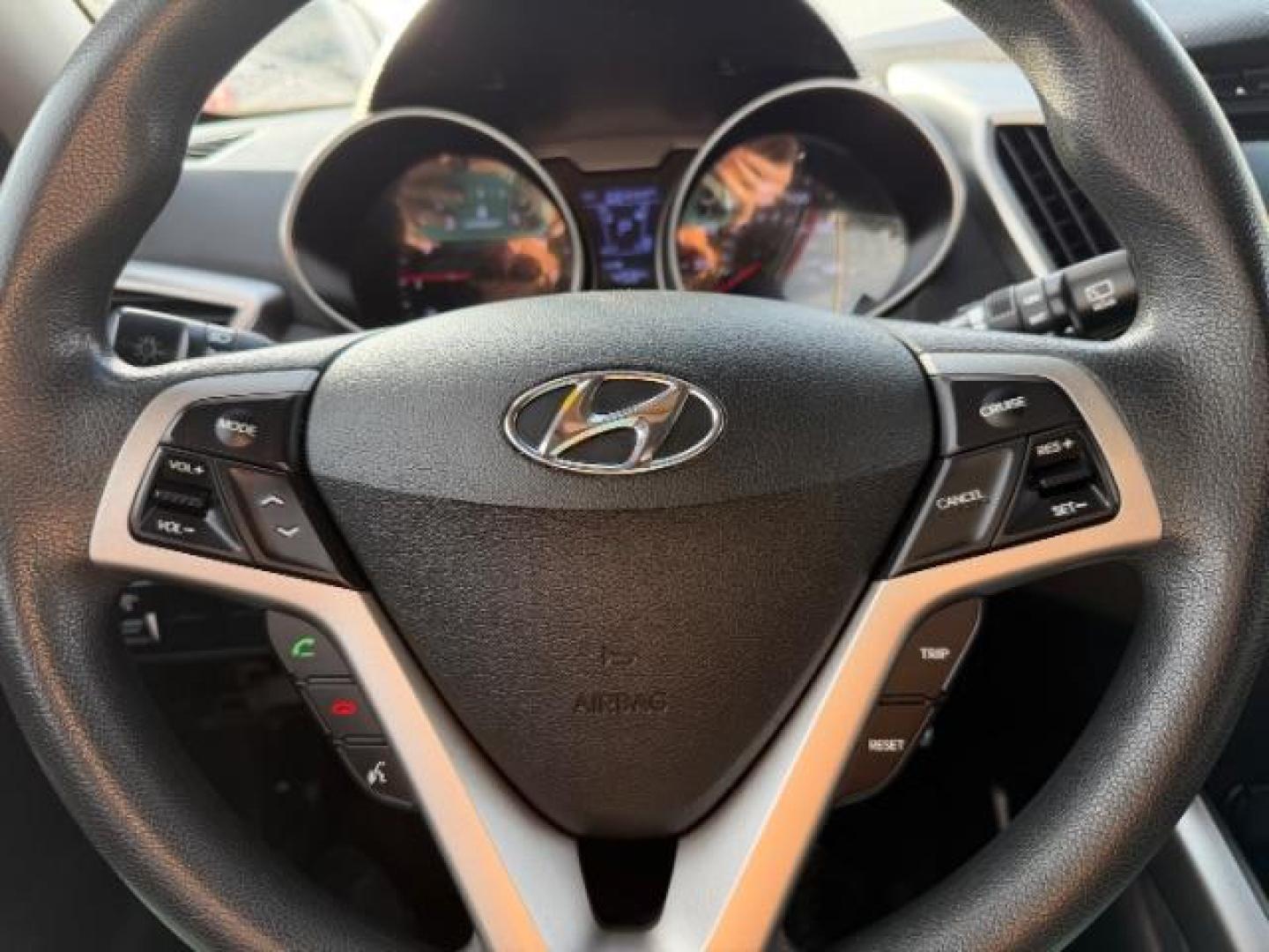 2016 RED Hyundai Veloster . (KMHTC6AD8GU) , located at 2715 W Pioneer Pkwy, Arlington, TX, 76013, (817) 265-9009, 32.710262, -97.153236 - Photo#17