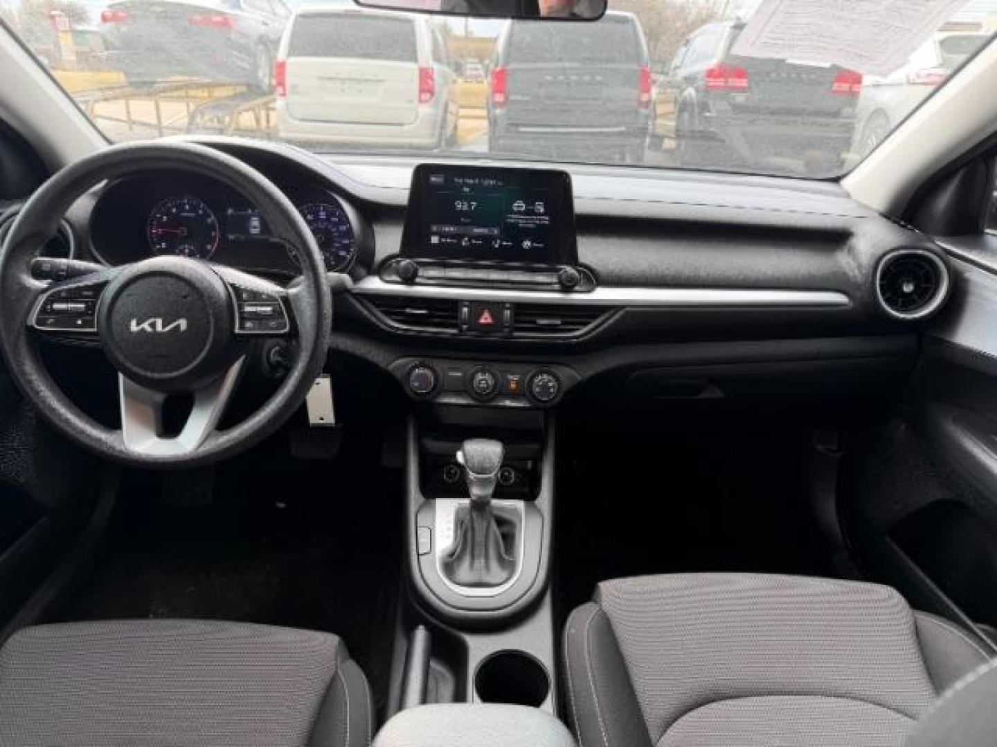 2022 WHITE Kia Forte FE (3KPF24AD0NE) with an 2L I-4 DOHC engine, located at 2715 W Pioneer Pkwy, Arlington, TX, 76013, (817) 265-9009, 32.710262, -97.153236 - Photo#11