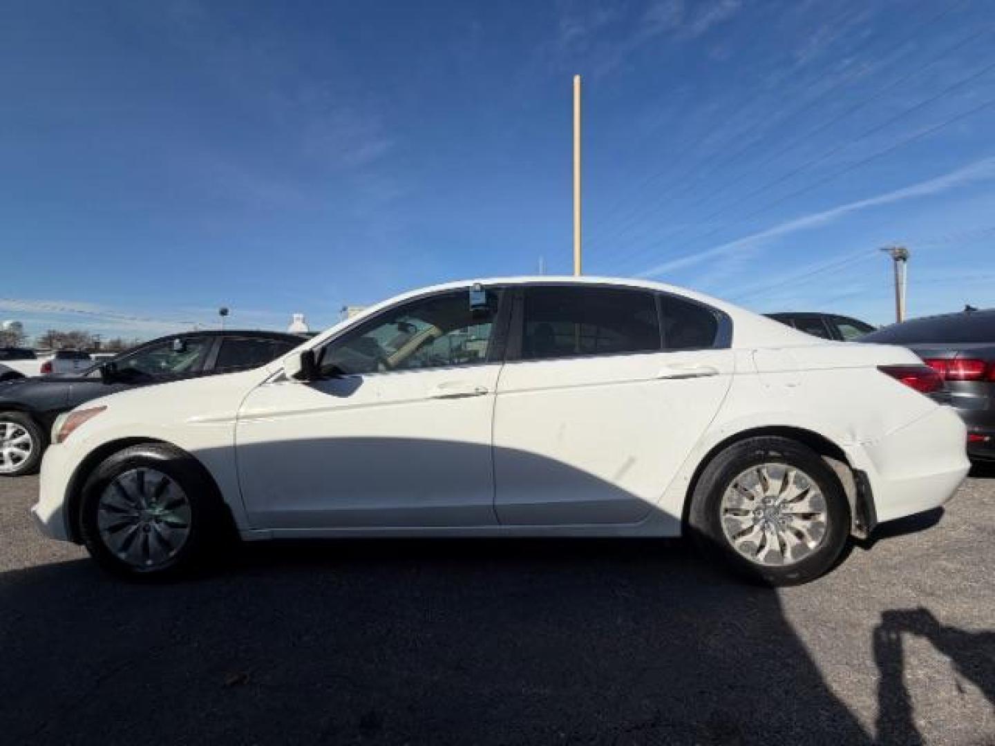 2009 WHITE Honda Accord 2.4 LX (1HGCP26309A) with an 2.4L I-4 DOHC engine, located at 2715 W Pioneer Pkwy, Arlington, TX, 76013, (817) 265-9009, 32.710262, -97.153236 - Photo#2