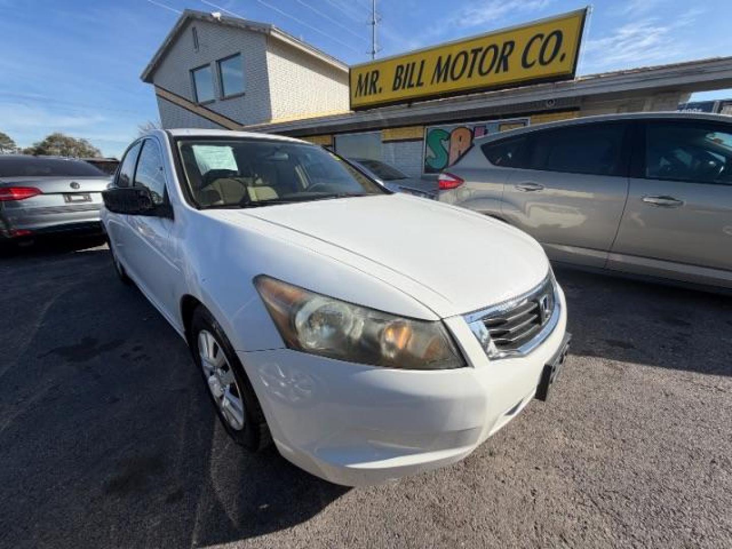 2009 WHITE Honda Accord 2.4 LX (1HGCP26309A) with an 2.4L I-4 DOHC engine, located at 2715 W Pioneer Pkwy, Arlington, TX, 76013, (817) 265-9009, 32.710262, -97.153236 - Photo#4