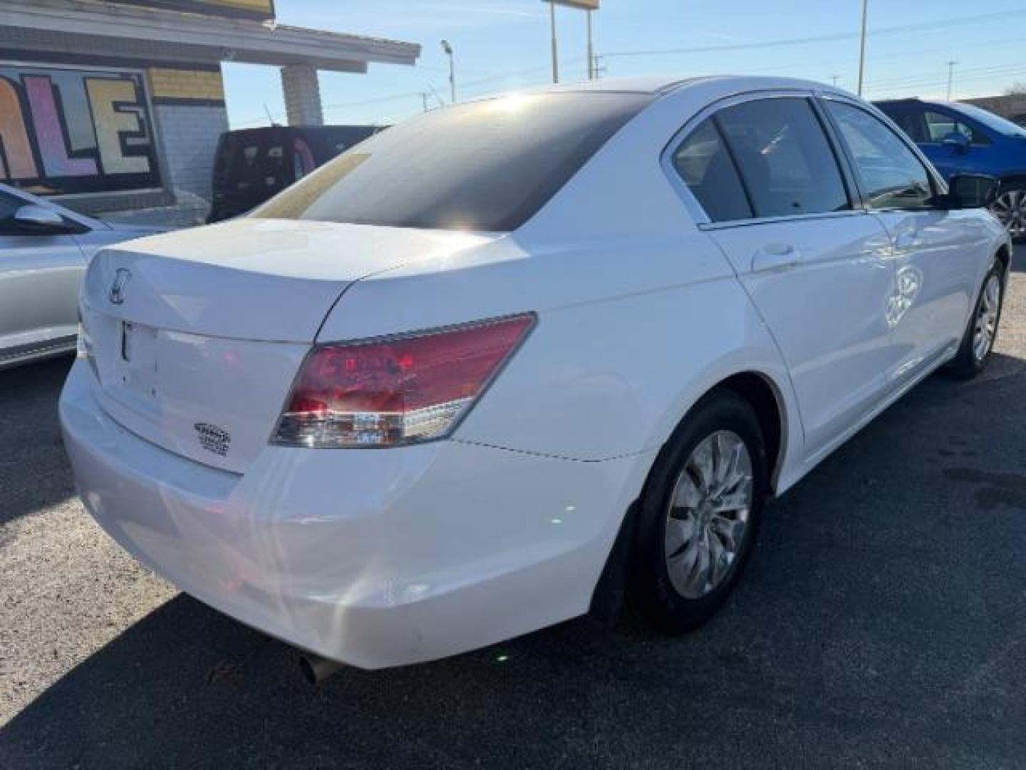 2009 WHITE Honda Accord 2.4 LX (1HGCP26309A) with an 2.4L I-4 DOHC engine, located at 2715 W Pioneer Pkwy, Arlington, TX, 76013, (817) 265-9009, 32.710262, -97.153236 - Photo#5