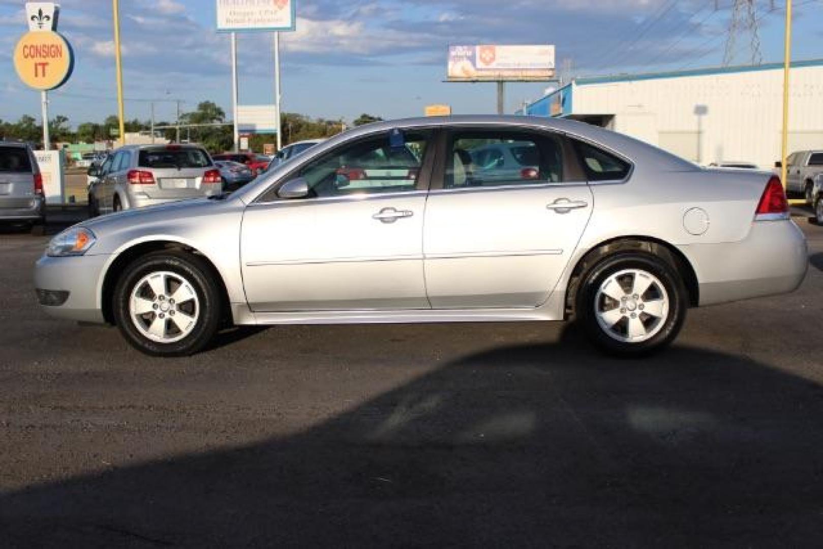 2016 SILVER Chevrolet Impala Limited LS (2G1WA5E3XG1) with an 3.6L V-6 gasoline direct injection engine, located at 2715 W Pioneer Pkwy, Arlington, TX, 76013, (817) 265-9009, 32.710262, -97.153236 - Photo#1