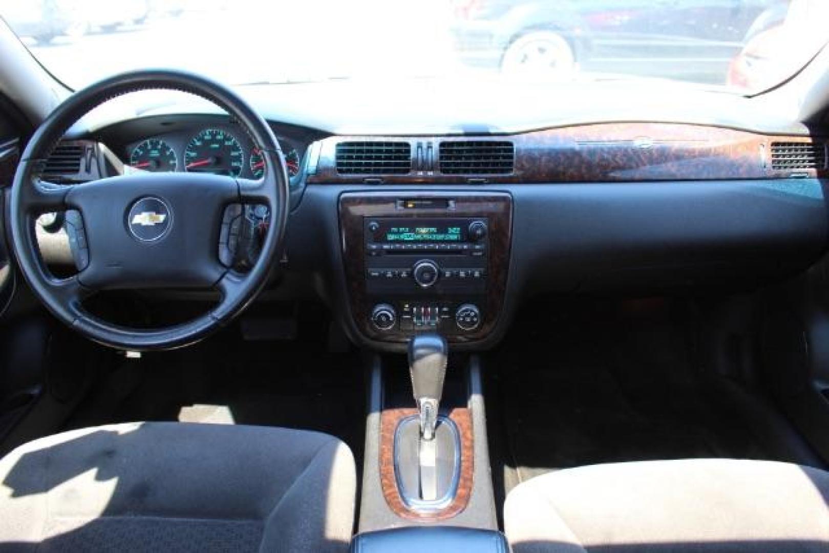 2016 SILVER Chevrolet Impala Limited LS (2G1WA5E3XG1) with an 3.6L V-6 gasoline direct injection engine, located at 2715 W Pioneer Pkwy, Arlington, TX, 76013, (817) 265-9009, 32.710262, -97.153236 - Photo#9