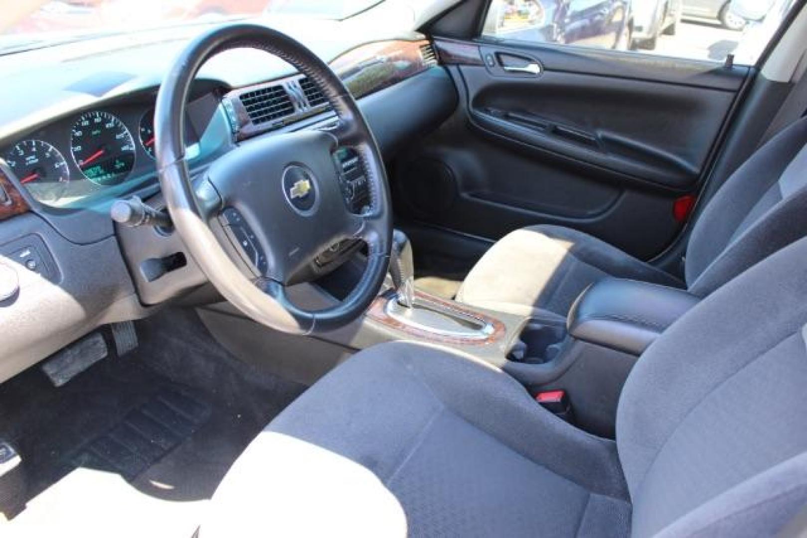 2016 SILVER Chevrolet Impala Limited LS (2G1WA5E3XG1) with an 3.6L V-6 gasoline direct injection engine, located at 2715 W Pioneer Pkwy, Arlington, TX, 76013, (817) 265-9009, 32.710262, -97.153236 - Photo#13