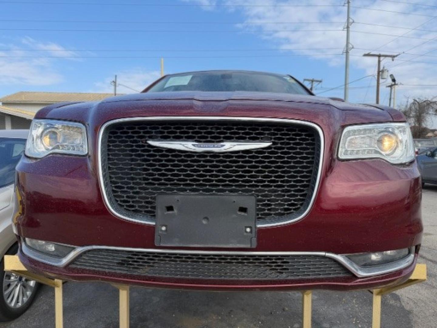 2019 MAROON Chrysler 300 Touring (2C3CCAAG0KH) with an Pentastar 3.6L V-6 D engine, located at 2715 W Pioneer Pkwy, Arlington, TX, 76013, (817) 265-9009, 32.710262, -97.153236- Photo#2