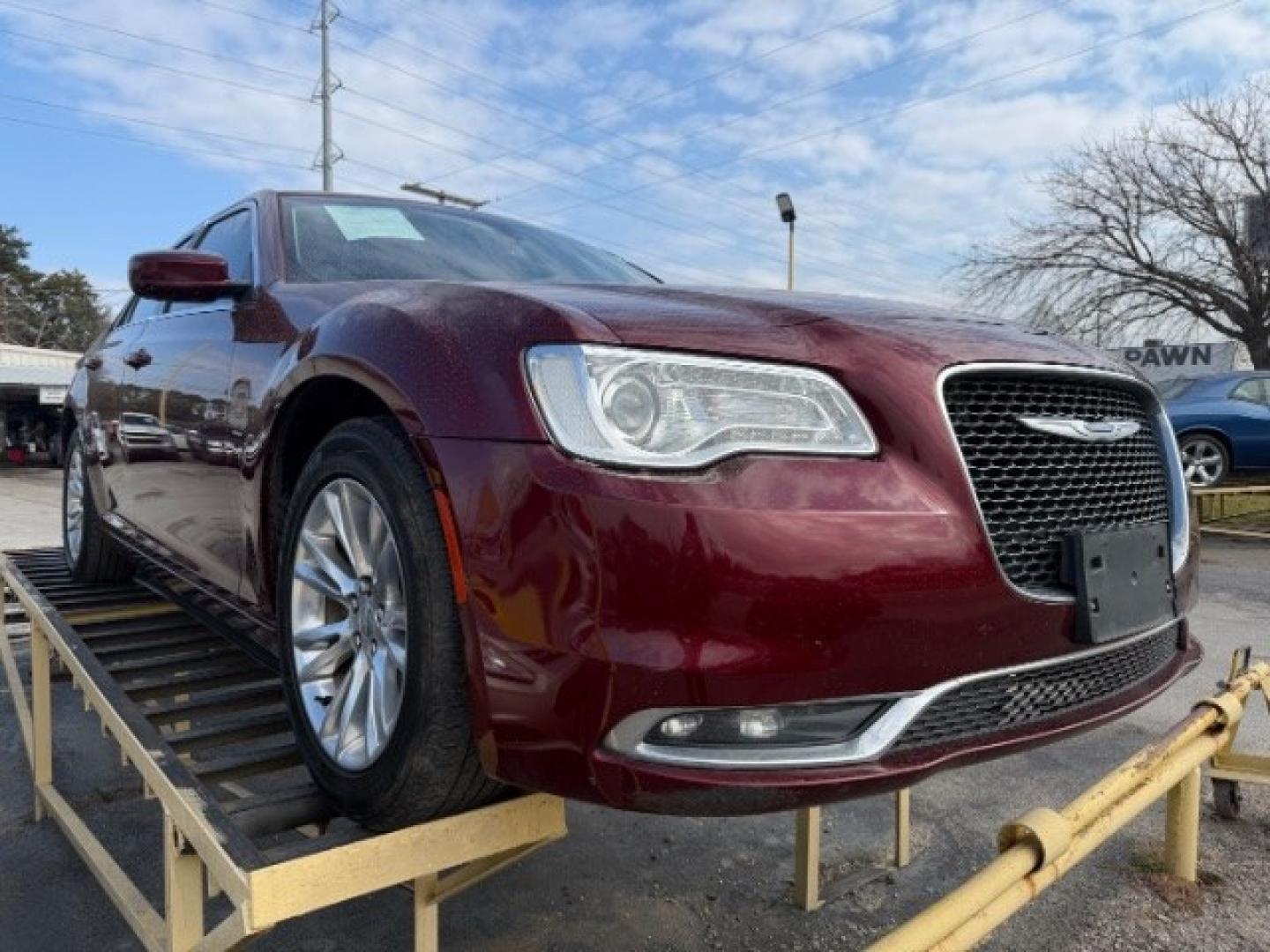 2019 MAROON Chrysler 300 Touring (2C3CCAAG0KH) with an Pentastar 3.6L V-6 D engine, located at 2715 W Pioneer Pkwy, Arlington, TX, 76013, (817) 265-9009, 32.710262, -97.153236- Photo#6