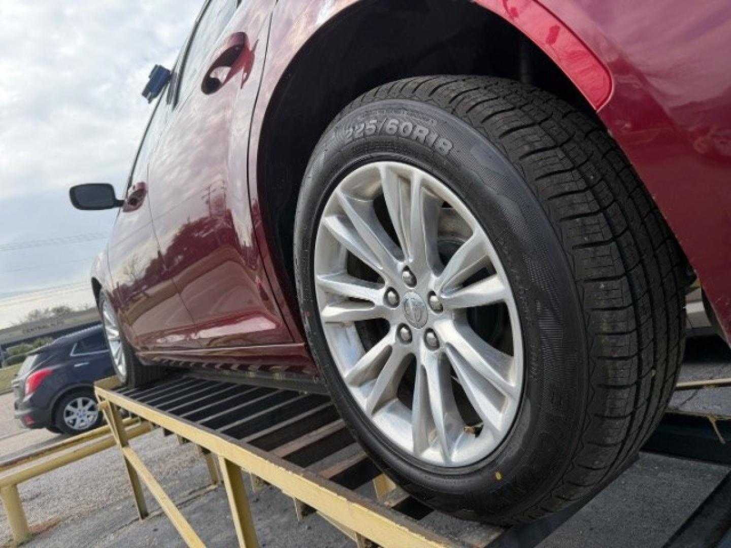 2019 MAROON Chrysler 300 Touring (2C3CCAAG0KH) with an Pentastar 3.6L V-6 D engine, located at 2715 W Pioneer Pkwy, Arlington, TX, 76013, (817) 265-9009, 32.710262, -97.153236- Photo#7