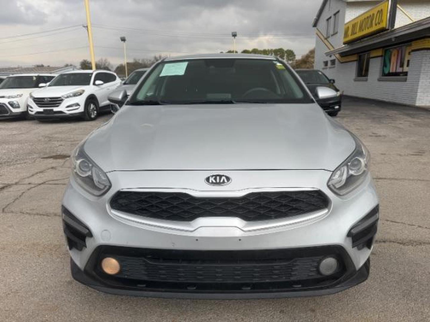 2019 SILVER Kia Forte FE (3KPF24AD0KE) with an 2.0L L4 DOHC 16V engine, Continuously Variabl transmission, located at 2715 W Pioneer Pkwy, Arlington, TX, 76013, (817) 265-9009, 32.710262, -97.153236 - Photo#4