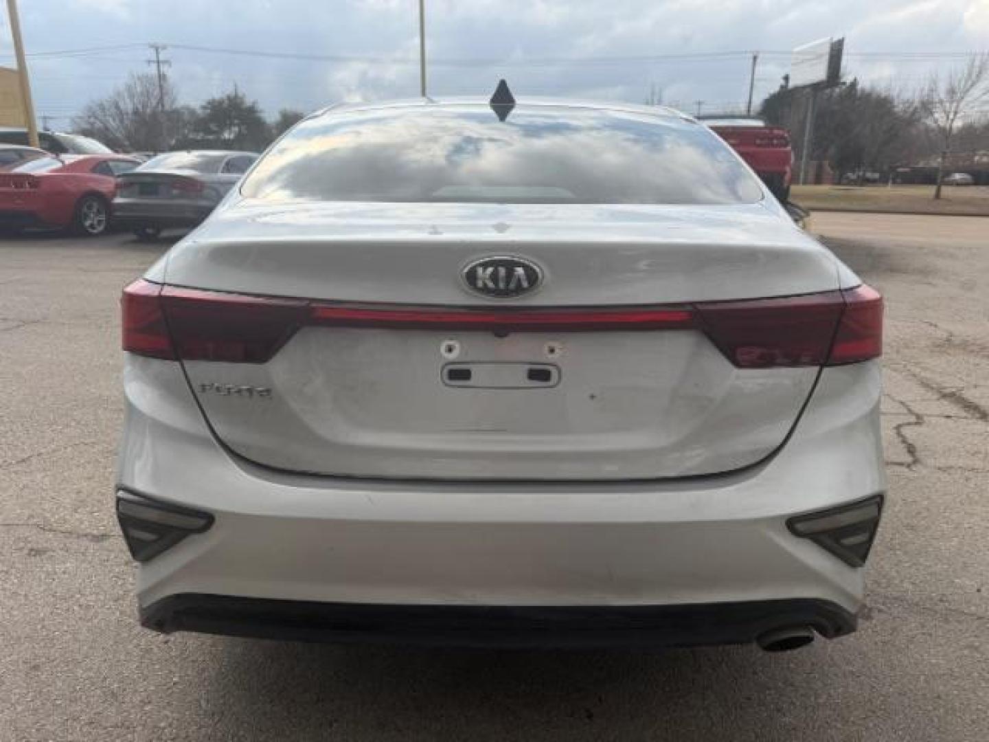 2019 SILVER Kia Forte FE (3KPF24AD0KE) with an 2.0L L4 DOHC 16V engine, Continuously Variabl transmission, located at 2715 W Pioneer Pkwy, Arlington, TX, 76013, (817) 265-9009, 32.710262, -97.153236 - Photo#8
