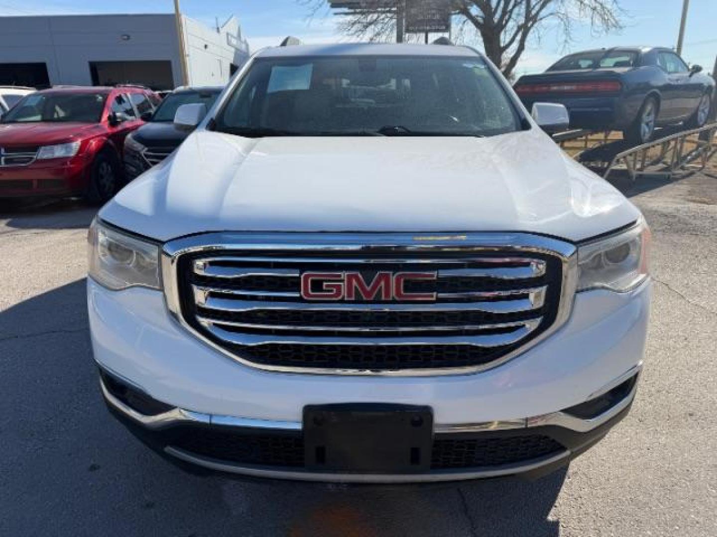 2018 WHITE GMC Acadia SLT-1 (1GKKNULS2JZ) with an 3.6L V-6 gasoline direct injection engine, located at 2715 W Pioneer Pkwy, Arlington, TX, 76013, (817) 265-9009, 32.710262, -97.153236 - Photo#5