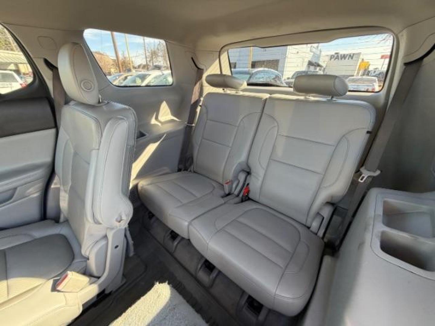 2018 WHITE GMC Acadia SLT-1 (1GKKNULS2JZ) with an 3.6L V-6 gasoline direct injection engine, located at 2715 W Pioneer Pkwy, Arlington, TX, 76013, (817) 265-9009, 32.710262, -97.153236 - Photo#12