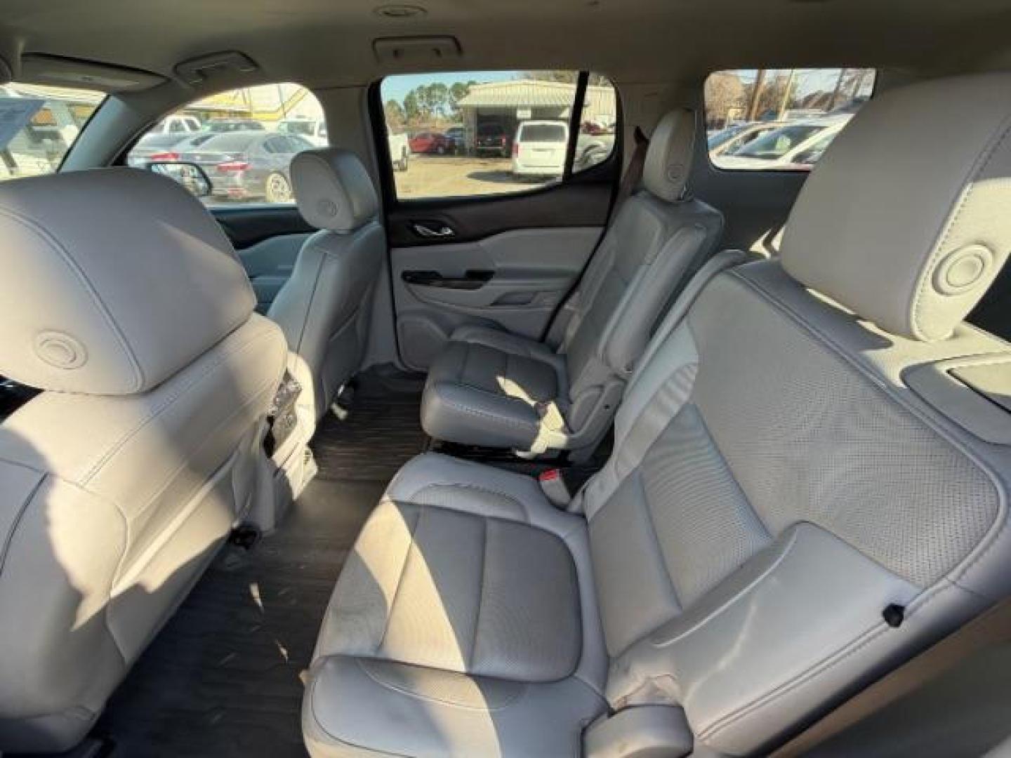2018 WHITE GMC Acadia SLT-1 (1GKKNULS2JZ) with an 3.6L V-6 gasoline direct injection engine, located at 2715 W Pioneer Pkwy, Arlington, TX, 76013, (817) 265-9009, 32.710262, -97.153236 - Photo#13