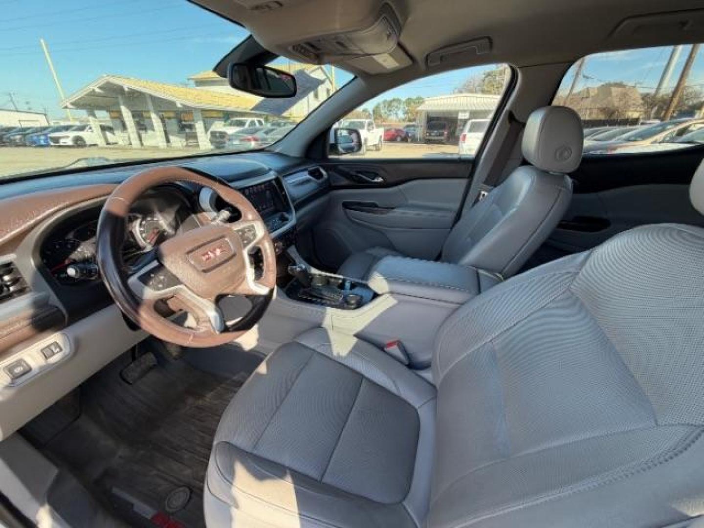 2018 WHITE GMC Acadia SLT-1 (1GKKNULS2JZ) with an 3.6L V-6 gasoline direct injection engine, located at 2715 W Pioneer Pkwy, Arlington, TX, 76013, (817) 265-9009, 32.710262, -97.153236 - Photo#15