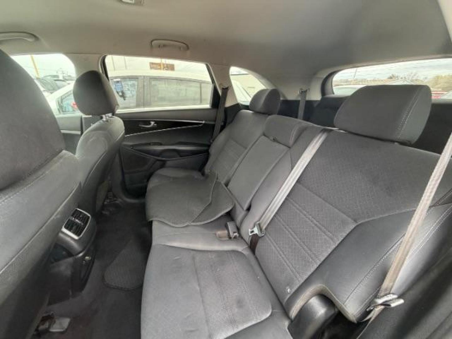 2020 MAROON Kia Sorento 2.4L L (5XYPG4A33LG) with an 2.4L I-4 gasoline direct injection engine, located at 2715 W Pioneer Pkwy, Arlington, TX, 76013, (817) 265-9009, 32.710262, -97.153236 - Photo#12