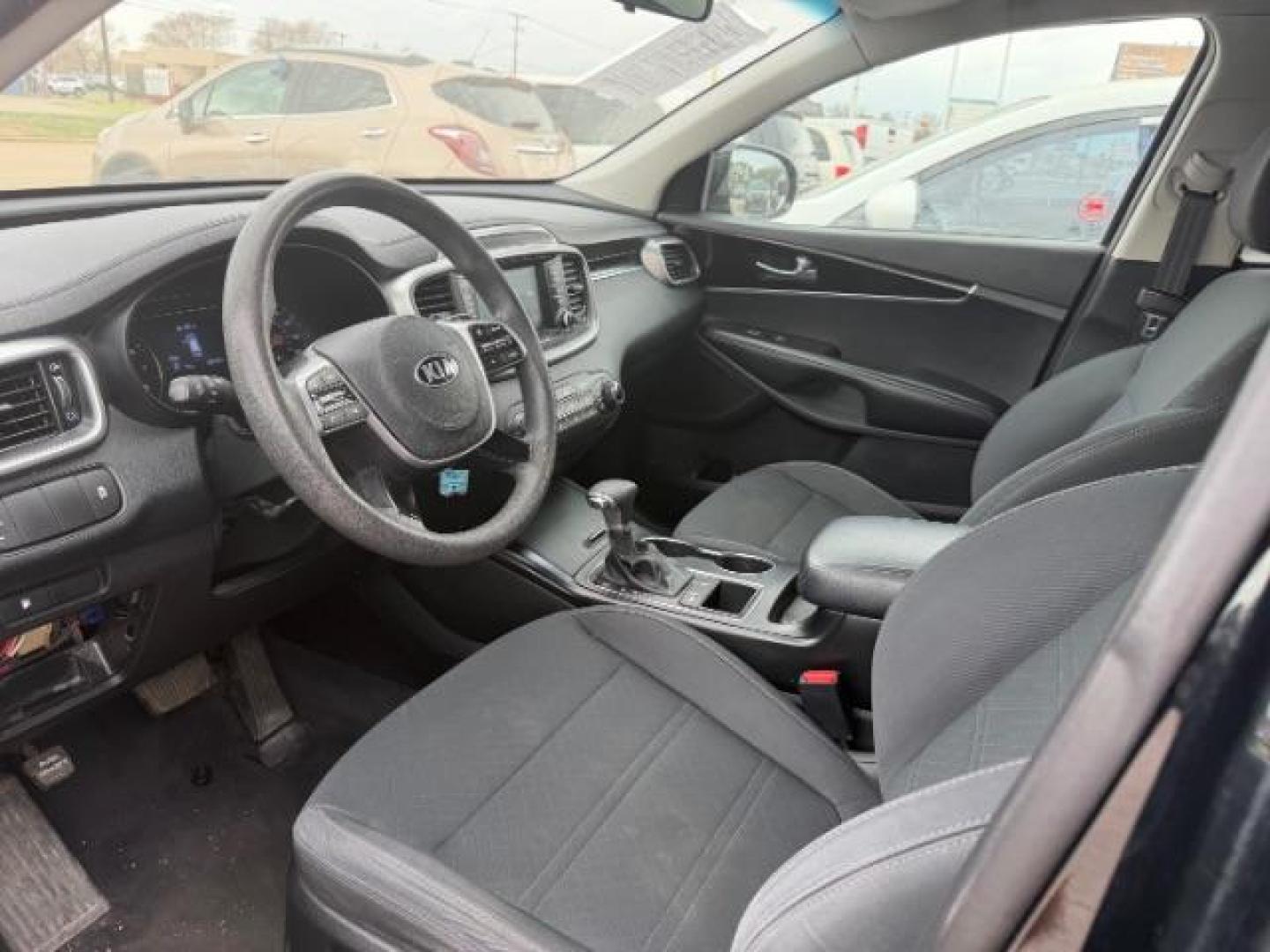 2020 MAROON Kia Sorento 2.4L L (5XYPG4A33LG) with an 2.4L I-4 gasoline direct injection engine, located at 2715 W Pioneer Pkwy, Arlington, TX, 76013, (817) 265-9009, 32.710262, -97.153236 - Photo#16