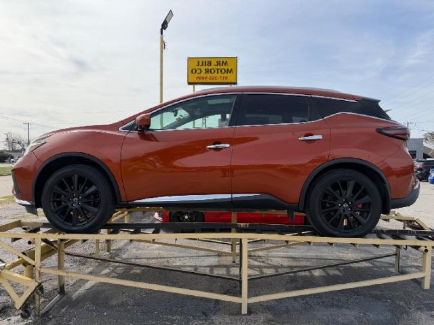 2019 ORANGE Nissan Murano SL (5N1AZ2MJXKN) with an 3.5L V-6 DOHC engine, located at 2715 W Pioneer Pkwy, Arlington, TX, 76013, (817) 265-9009, 32.710262, -97.153236 - Photo#2