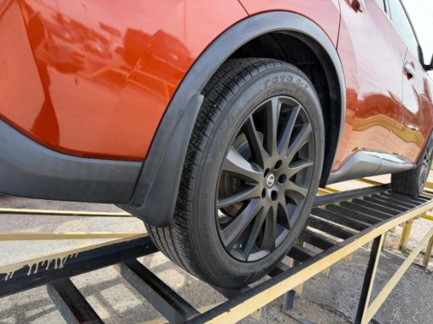 2019 ORANGE Nissan Murano SL (5N1AZ2MJXKN) with an 3.5L V-6 DOHC engine, located at 2715 W Pioneer Pkwy, Arlington, TX, 76013, (817) 265-9009, 32.710262, -97.153236 - Photo#9