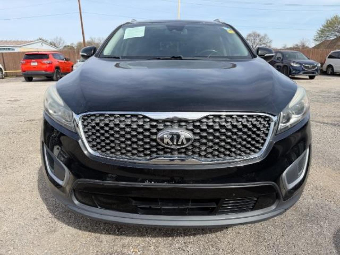 2018 BLACK Kia Sorento 2.4L LX (5XYPG4A30JG) with an 2.4L I-4 gasoline direct injection engine, located at 2715 W Pioneer Pkwy, Arlington, TX, 76013, (817) 265-9009, 32.710262, -97.153236 - Photo#4