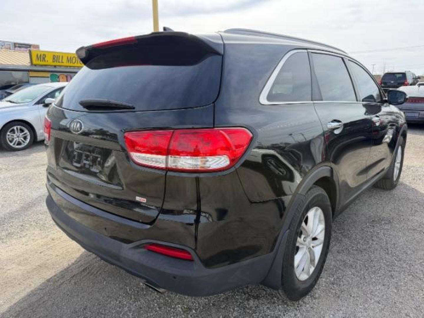 2018 BLACK Kia Sorento 2.4L LX (5XYPG4A30JG) with an 2.4L I-4 gasoline direct injection engine, located at 2715 W Pioneer Pkwy, Arlington, TX, 76013, (817) 265-9009, 32.710262, -97.153236 - Photo#6
