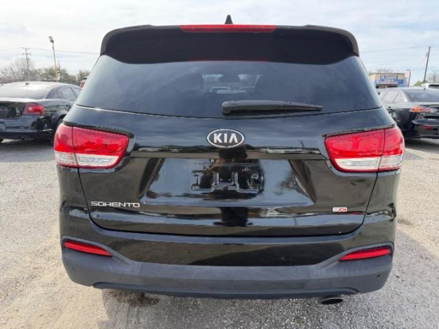 2018 BLACK Kia Sorento 2.4L LX (5XYPG4A30JG) with an 2.4L I-4 gasoline direct injection engine, located at 2715 W Pioneer Pkwy, Arlington, TX, 76013, (817) 265-9009, 32.710262, -97.153236 - Photo#7