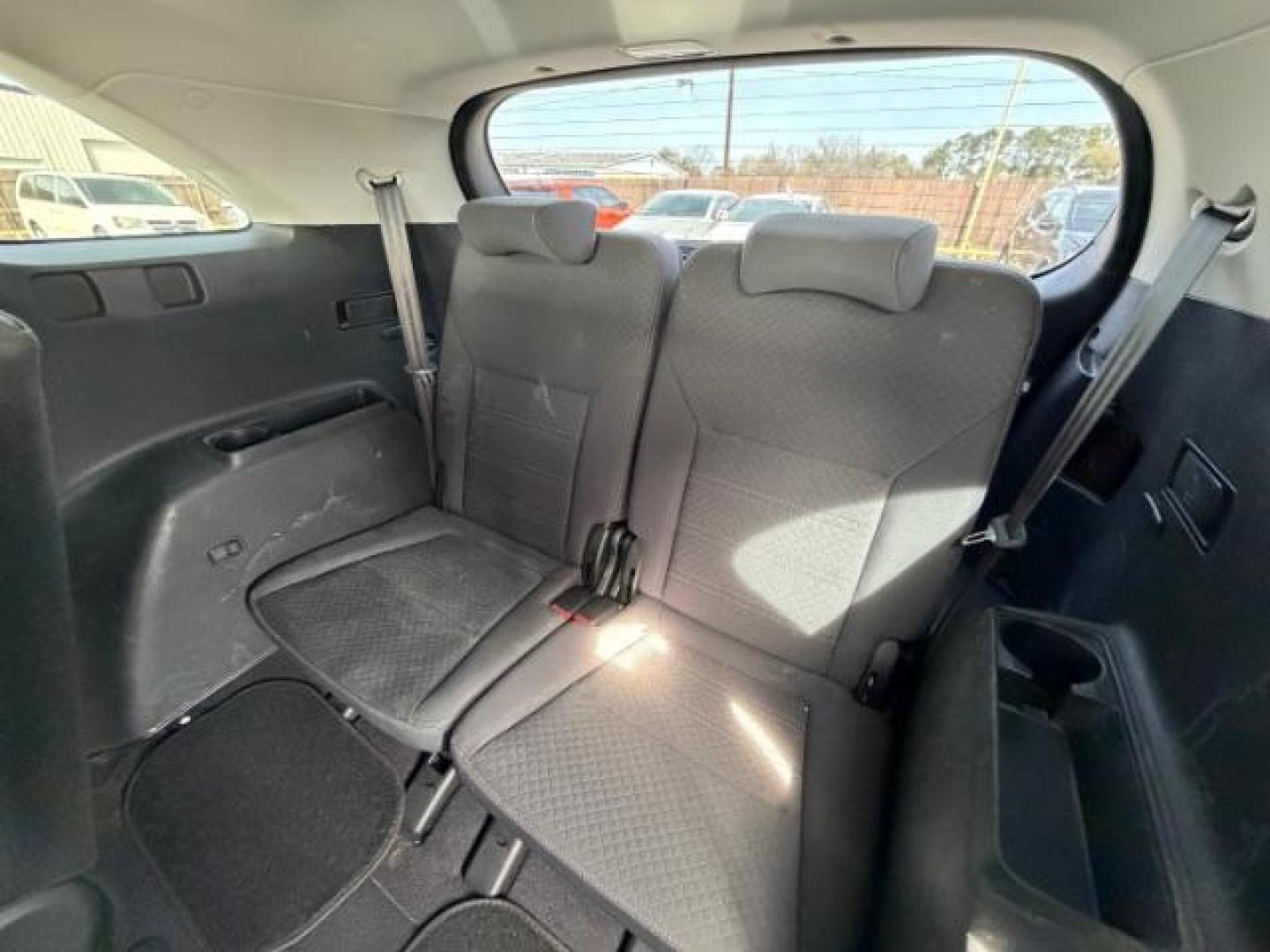 2018 BLACK Kia Sorento 2.4L LX (5XYPG4A30JG) with an 2.4L I-4 gasoline direct injection engine, located at 2715 W Pioneer Pkwy, Arlington, TX, 76013, (817) 265-9009, 32.710262, -97.153236 - Photo#11