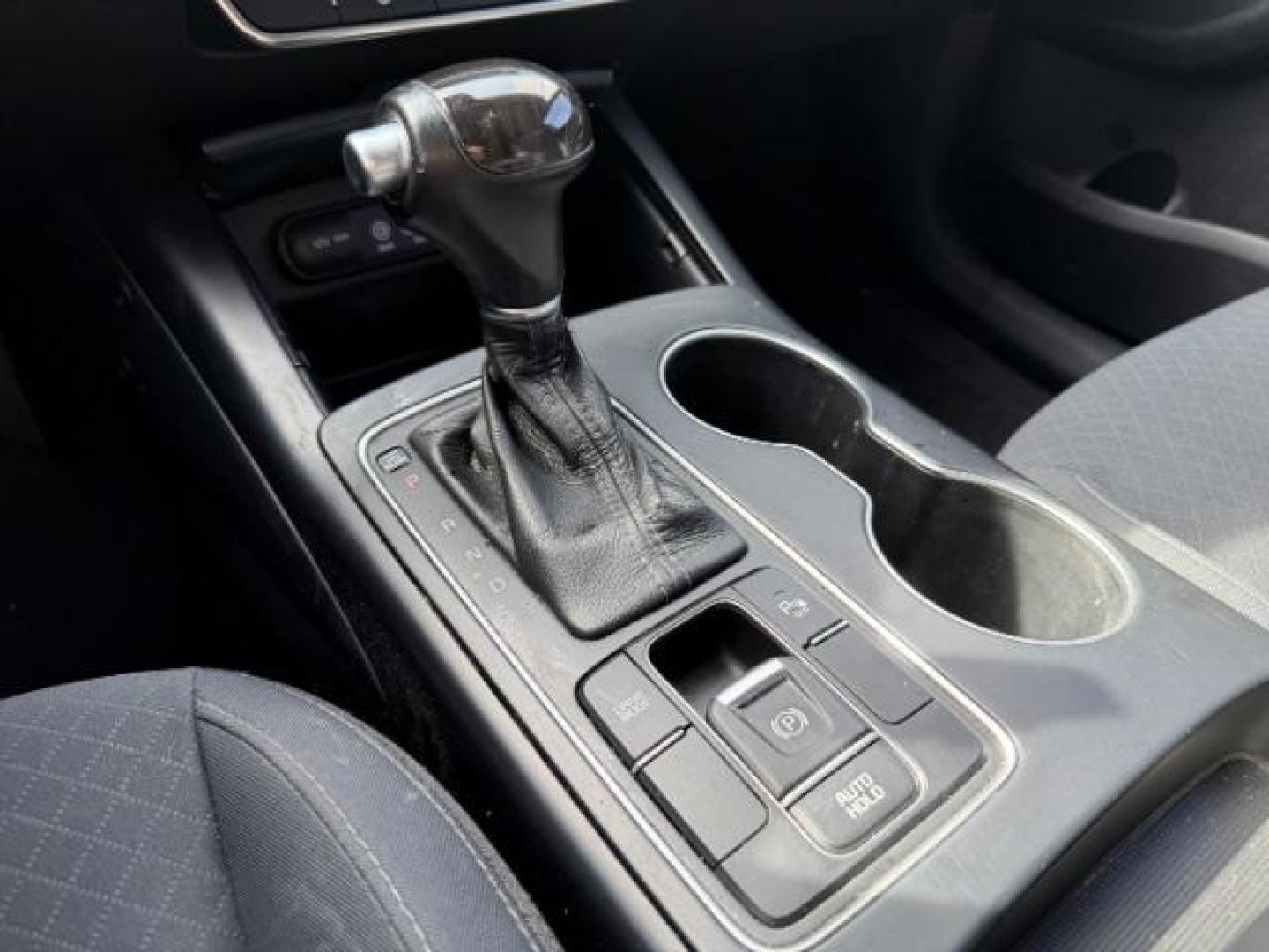 2018 BLACK Kia Sorento 2.4L LX (5XYPG4A30JG) with an 2.4L I-4 gasoline direct injection engine, located at 2715 W Pioneer Pkwy, Arlington, TX, 76013, (817) 265-9009, 32.710262, -97.153236 - Photo#17