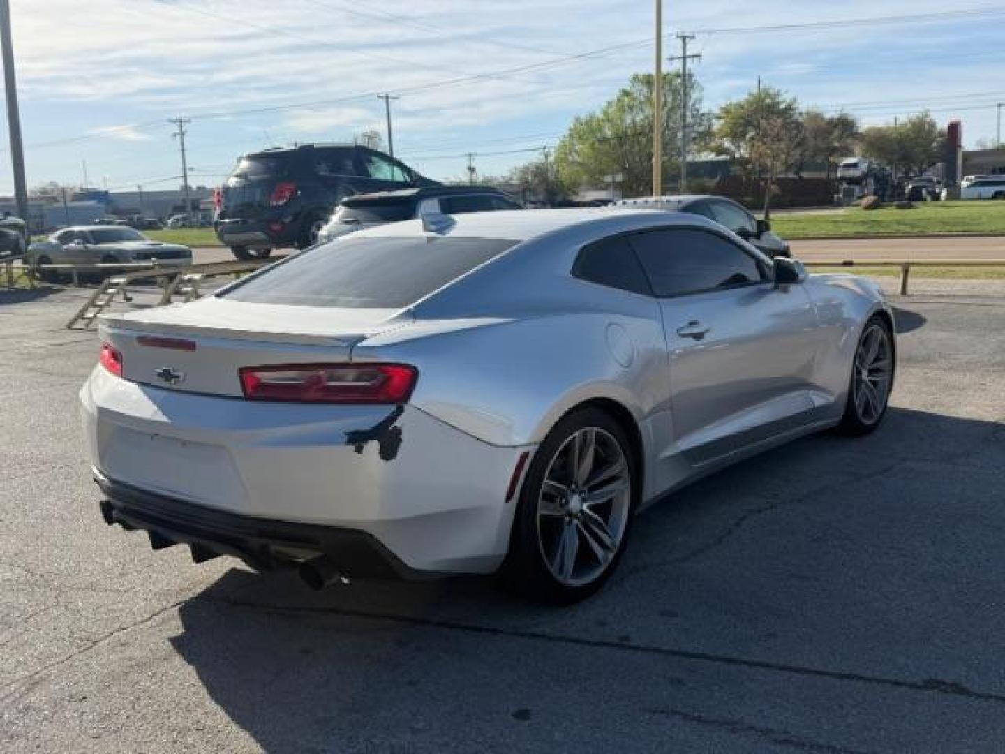 2018 SILVER Chevrolet Camaro 1LT (1G1FB1RS8J0) , located at 2715 W Pioneer Pkwy, Arlington, TX, 76013, (817) 265-9009, 32.710262, -97.153236 - Photo#7