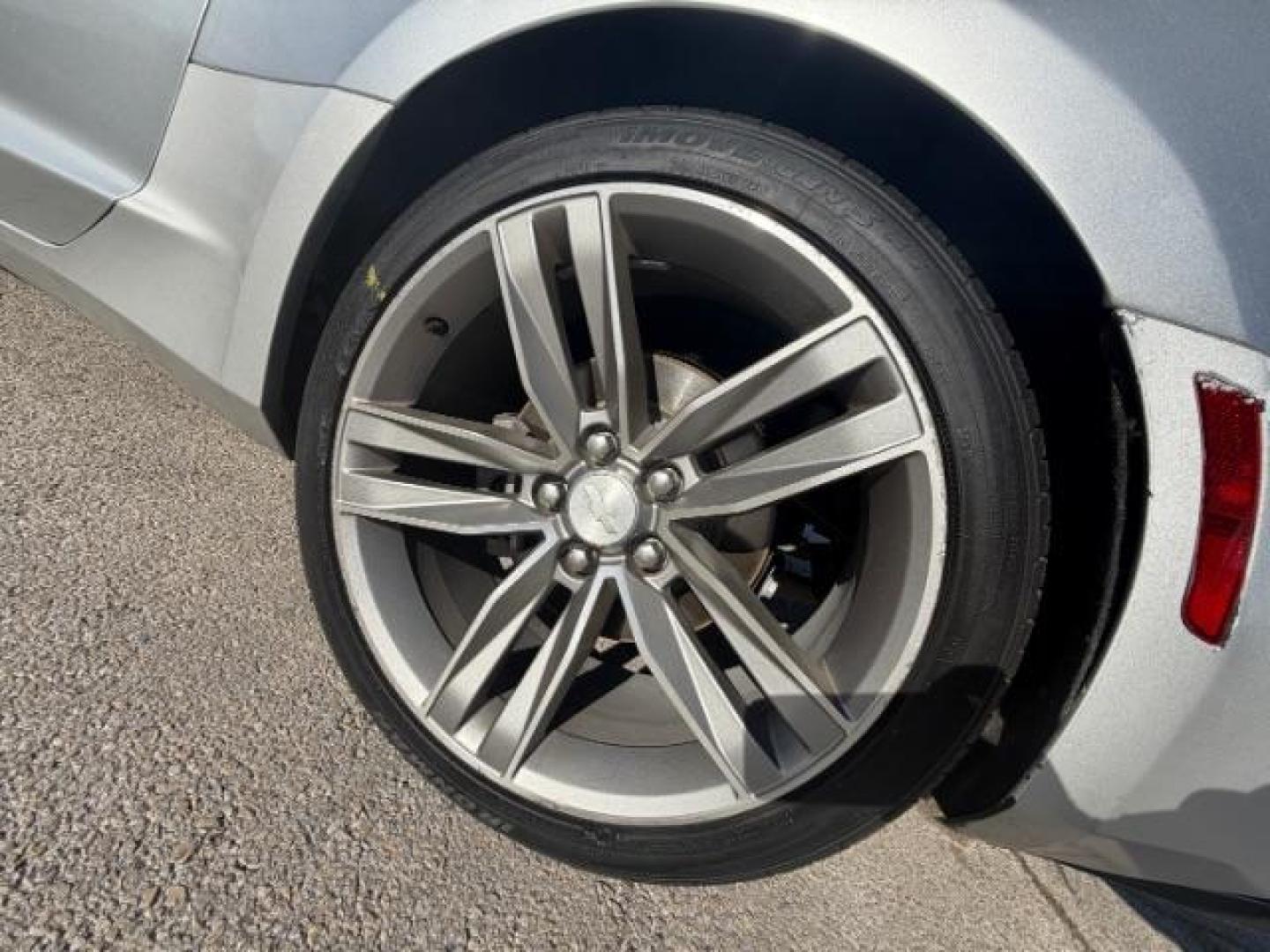 2018 SILVER Chevrolet Camaro 1LT (1G1FB1RS8J0) , located at 2715 W Pioneer Pkwy, Arlington, TX, 76013, (817) 265-9009, 32.710262, -97.153236 - Photo#10