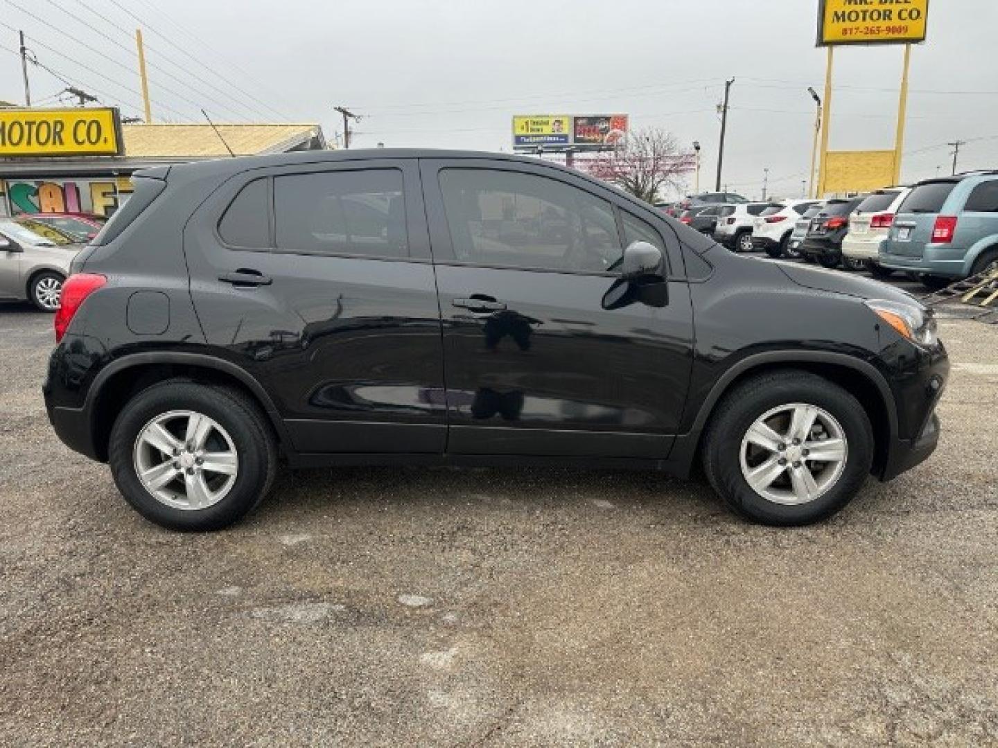2020 BLACK Chevrolet Trax FWD LT (3GNCJLSB3LL) with an ECOTEC 1.4L I-4 DOHC engine, located at 2715 W Pioneer Pkwy, Arlington, TX, 76013, (817) 265-9009, 32.710262, -97.153236- Photo#5