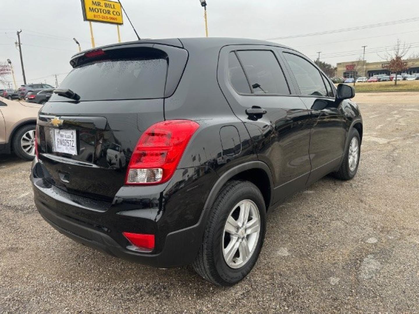 2020 BLACK Chevrolet Trax FWD LT (3GNCJLSB3LL) with an ECOTEC 1.4L I-4 DOHC engine, located at 2715 W Pioneer Pkwy, Arlington, TX, 76013, (817) 265-9009, 32.710262, -97.153236- Photo#6